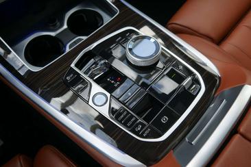 BMW X7 XDrive40d — photo 26