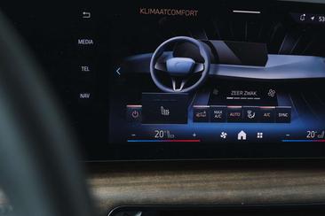 BMW IX1 XDrive30 — photo 19