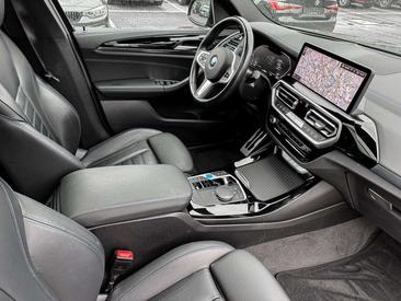 BMW iX3 — photo 6