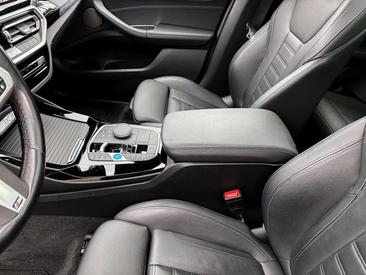 BMW iX3 — photo 15