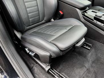 BMW iX3 — photo 17