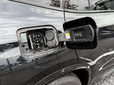 BMW iX3 — photo 27