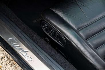 Porsche 911 Turbo 3.6 — photo 26