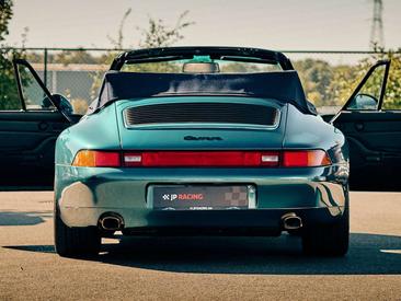 Porsche 911 Carrera 4S — photo 28