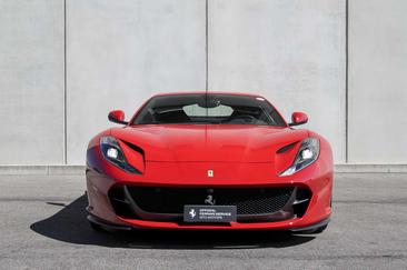 Ferrari 812 Superfast — photo 2