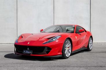 Ferrari 812 Superfast — photo 3