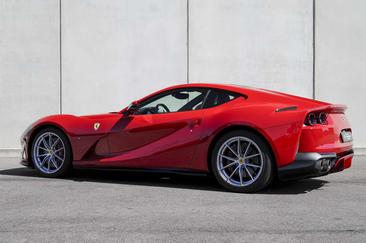 Ferrari 812 Superfast — photo 4