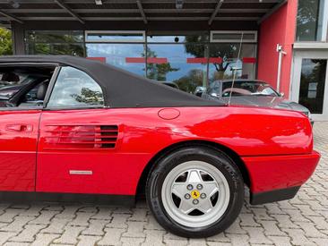 Ferrari Mondial T Cabriolet — photo 3