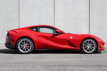 Ferrari 812 Superfast — photo 6