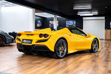 Ferrari F8 Spider — photo 12