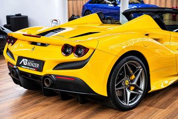 Ferrari F8 Spider — photo 13