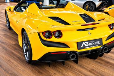 Ferrari F8 Spider — photo 16
