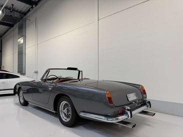 Ferrari 250 GT 2+2 — photo 2
