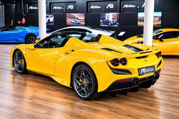 Ferrari F8 Spider — photo 17
