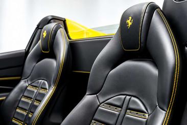 Ferrari F8 Spider — photo 21