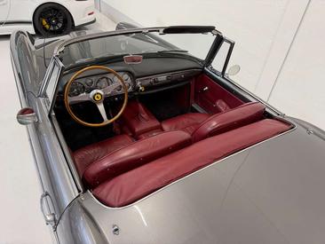 Ferrari 250 GT 2+2 — photo 4