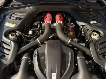 Ferrari GTC4Lusso T — photo 16