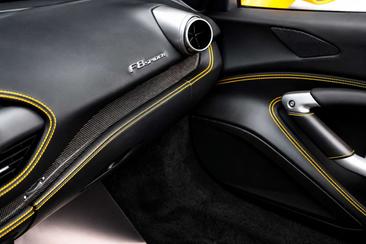 Ferrari F8 Spider — photo 26