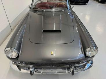 Ferrari 250 GT 2+2 — photo 8