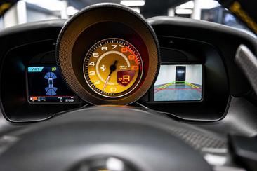 Ferrari F8 Spider — photo 32