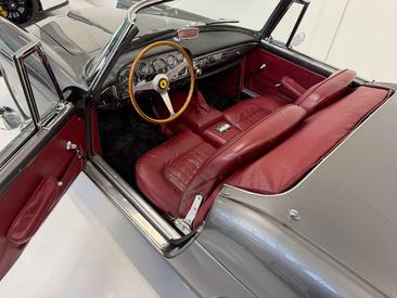 Ferrari 250 GT 2+2 — photo 12