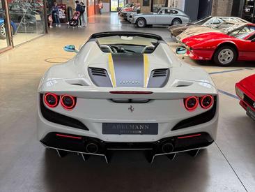 Ferrari F8 Spider — photo 16