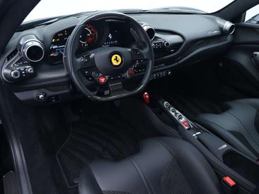 Ferrari F8 Tributo — photo 10