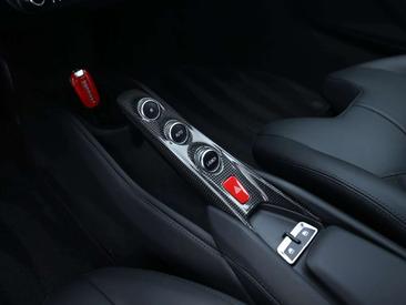 Ferrari F8 Tributo — photo 22