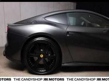 Ferrari F12 Berlinetta — photo 16