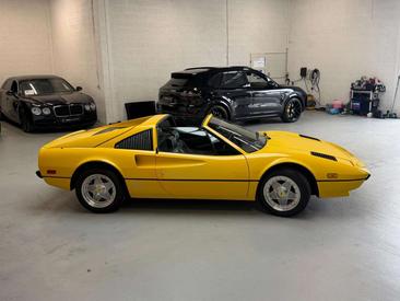 Ferrari 308 GTB Quattrovalvole — photo 18