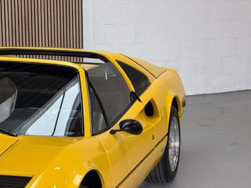 Ferrari 308 GTB Quattrovalvole — photo 21