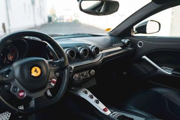 Ferrari F12 Berlinetta — photo 38