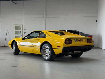 Ferrari 308 GTB Quattrovalvole — photo 25