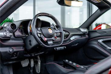 Ferrari F8 Spider — photo 12