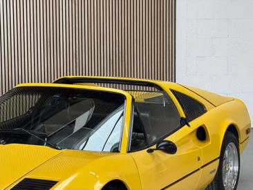 Ferrari 308 GTB Quattrovalvole — photo 32