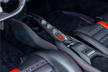 Ferrari F8 Spider — photo 18
