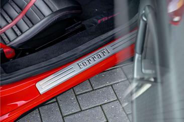 Ferrari F8 Spider — photo 27