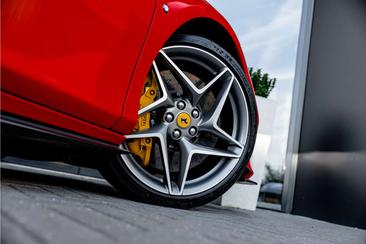 Ferrari F8 Spider — photo 32