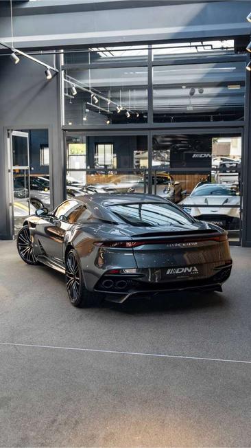 Aston Martin DBS Superleggera V12 — photo 29