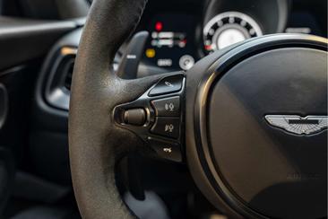 Aston Martin DBS Superleggera V12 — photo 34
