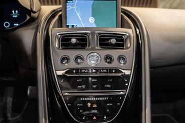 Aston Martin DBS Superleggera V12 — photo 19