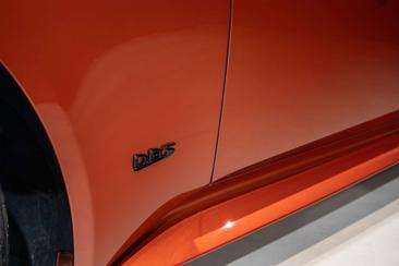 Aston Martin DBS Superleggera V12 — photo 38