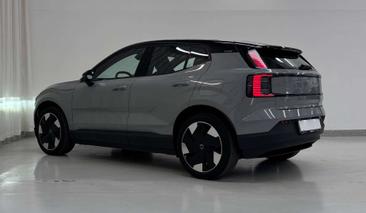 Volvo EX30 Single Motor Extended Range — photo 3