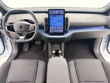 Volvo EX30 Single Motor Extended Range — photo 8