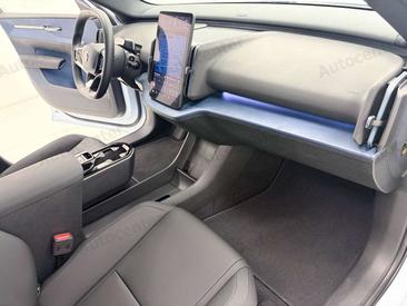 Volvo EX30 Single Motor Extended Range — photo 9