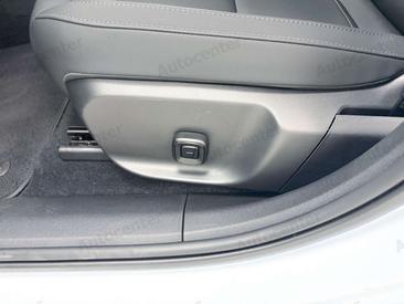 Volvo EX30 Single Motor Extended Range — photo 11