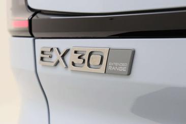 Volvo EX30 Single Motor Extended Range — photo 37