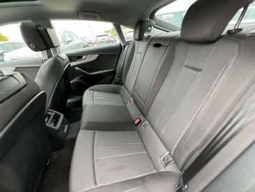 Audi A5 Sportback 35 TDI — photo 11