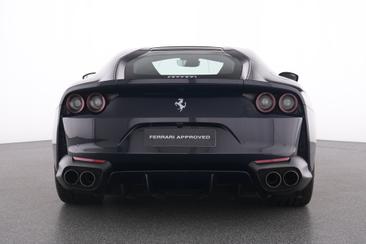 Ferrari 812 Superfast — photo 4