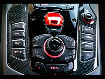 Lamborghini Aventador S — photo 17